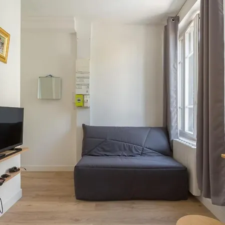 Near Metro And Universities - 7 Apartament